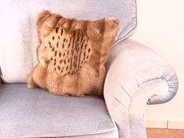 210126/3  Upcycling Pelzkissen