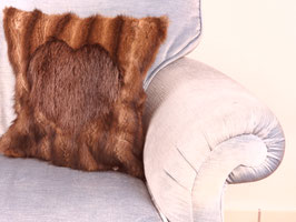 210126/7  Upcycling Pelzkissen