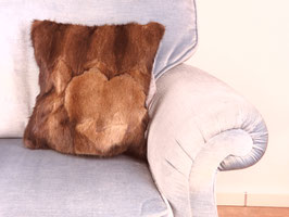 210126/10  Upcycling Pelzkissen