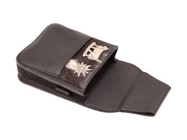 Kellnertasche "Strubbeli" Schwarz mit Beschläge - Fellmuster 2