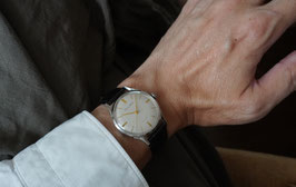ヴィンテージ CITIZEN 黒文字盤 タンク ローマン文字盤 稼働品 希少 ヴィンテージ CITIZEN 黒文字盤 タンク ローマン文字盤 稼働品