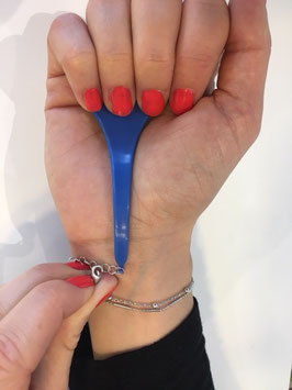 Accroche bracelet bleu