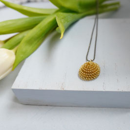 Schlichte Kette mit kleiner Halbkugel