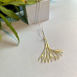 Edle Kette mit stilisiertem Ast
