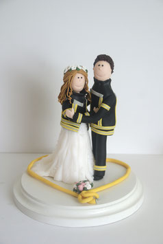 Feuerwehrbrautpaar für die Hochzeitstorte