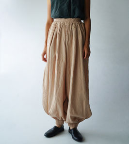 バルーンパンツレギュラー　ベージュ　M (W64)