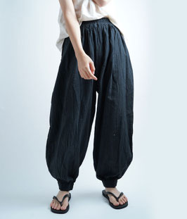 バルーンパンツスリム　黒　S(W62)