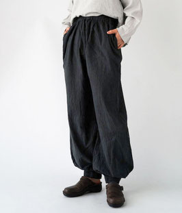 バルーンパンツスリム　黑 　Ｍ(W65)