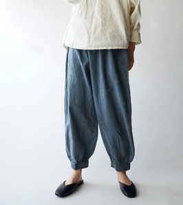 バルーンパンツスリム厚地　薄紺　S(W61)