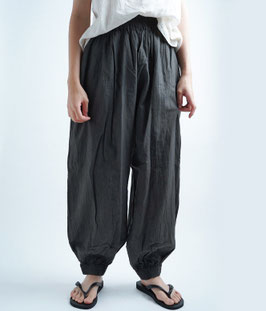 バルーンパンツスリム　墨黒　S(W61)