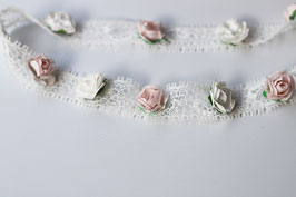bandeau dentelle fleurs blanches et roses Jade