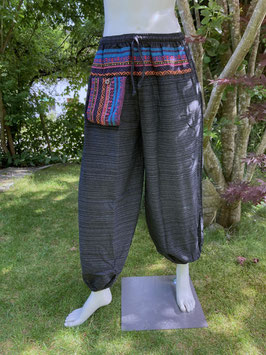 Uni High Cut Hose SCHWARZ pinestripe mit Hill Tribe Pocket und Bund SU-111