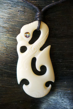 Maori Perlmutt Anhänger vom Wasserbüffell Kette Dra-19