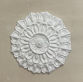 rundes Blumenrelief