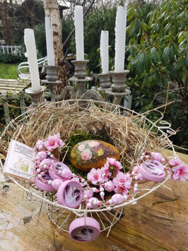 Ostergirlande (Unikat) * POLKA CHICK* mit rosa Kirschblüten & rosaweiß gepunkteten Holz-Ostereiern
