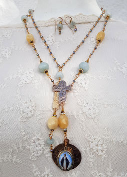 Gesegnetes 2-teiliges Unikat-Rosenkranz-Schmuckset *MOTHER MARY ON YOUR SIDE* vergoldet, mit Orangencalcit, Jade, gehämmerter Bronze & Vintage-Marienmedaillon incl. 1 Paar passender Ohrringe