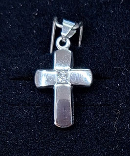 Kreuzanhänger Silber klein mit kleinem Zirkonsteinchen