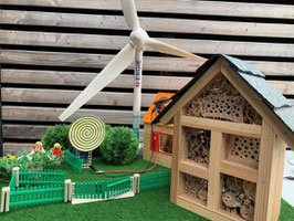 02 Erneuerbare Energien und Bienenhotel