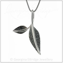 Two Engraved Leaves Necklace (large)