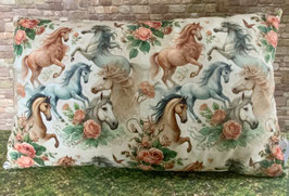 Kleines Kissen Pferde und Rosen 30 x 45 cm