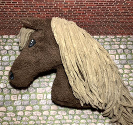 Pferdekopf Knuddelkissen dunkelbraun, helle Mähne