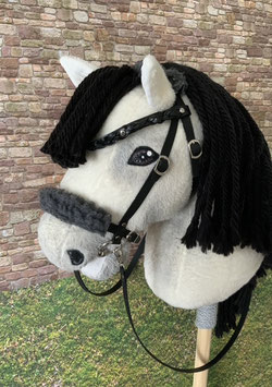 Hobby Horse Schimmel schwarze Mähne