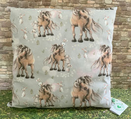 Kleines Kissen Pferde und Hasen