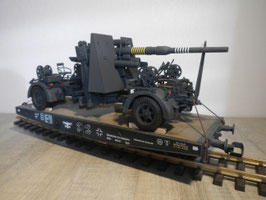 Flachwagen SSyS mit kompletter 8,8 Flak grau auf Sonderwagen
