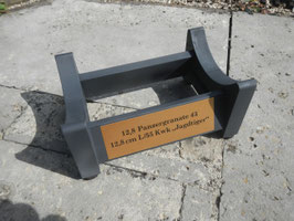 Halter für 12,8cm Granaten mit Beschriftung