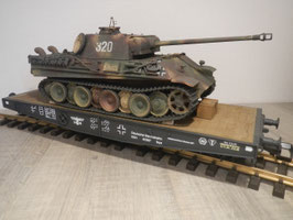 Flachwagen SSYS mit Panzer Panther Ausf. G letzte Produktionsausführung
