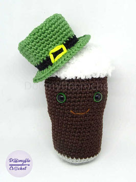 Bière Guinness Irlande avec chapeau Leprechaun amigurumi au crochet en coton