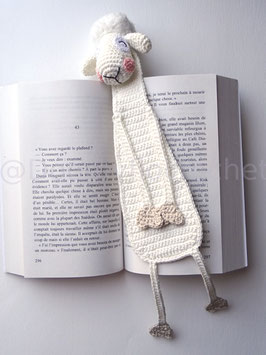 Marque pages mouton timide en coton au crochet