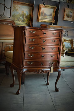 Nádherná Chippendale komoda