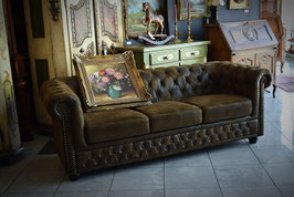 Masívny Chesterfield trojsedák