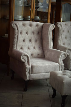 Masívne Chesterfield kreslo