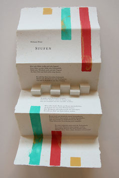 Heft aus handgeschöpftem Papier mit dem Gedicht "Stufen" von Hermann Hesse