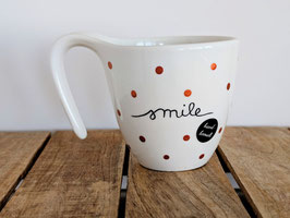Handbemalte Tasse „Smile“ – dein Reminder: Lächeln. Auch wenn’s schwerfällt.