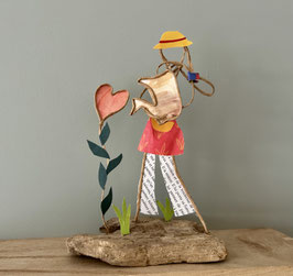 Jeune femme au jardin
