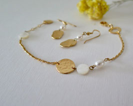 Bracelet nacre et perle blanche doré à l'or fin 24K, ajustable