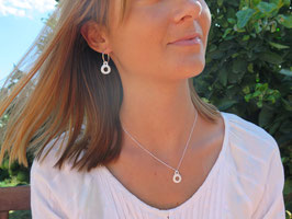 Pendentif ajouré gravé des mots HARMONIE et SERENITE, argent