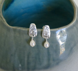 Boucles d'oreilles argent martelé avec perles de rivière