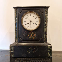 Orologio, in marmo nero con inserti in marmo verde