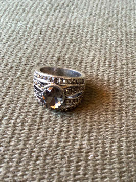 Bague argentée avec strass et pierre anthracite – diamètre 12 mm