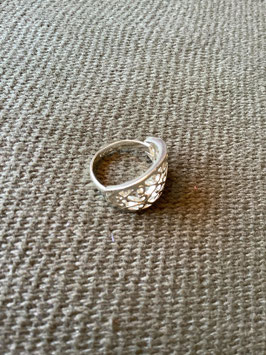 Bague argentée signée LBVYR – diamètre 13 mm