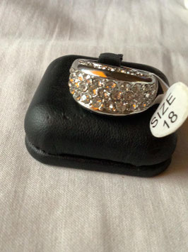 Bague argentée à strass – taille 18 (neuve)