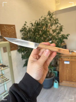 Couteau de table avec manche en pommier Normand