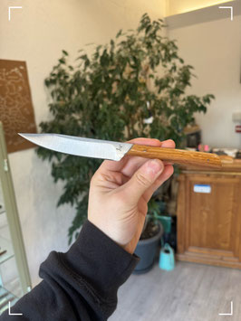 Couteau de table avec manche en chêne avec résine alimentaire