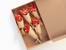 Škatlica s suhim cvetjem - mini šopki v oranžnih tonih