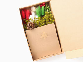 Škatlica s suhim cvetjem CVETLIČNI POZDRAV 10