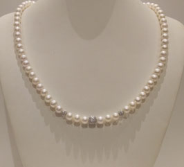 Collana Perle naturali freshwater con sfere diamantate e chiusura in oro 750/1000